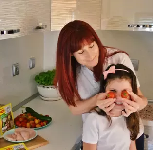 tedi titova s dashteriata